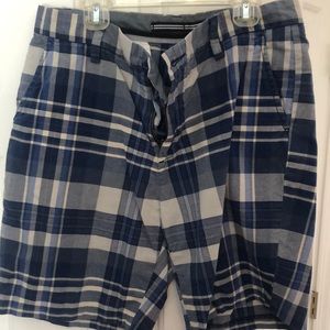 Nautica men’s flat front blue plaid shorts size 30